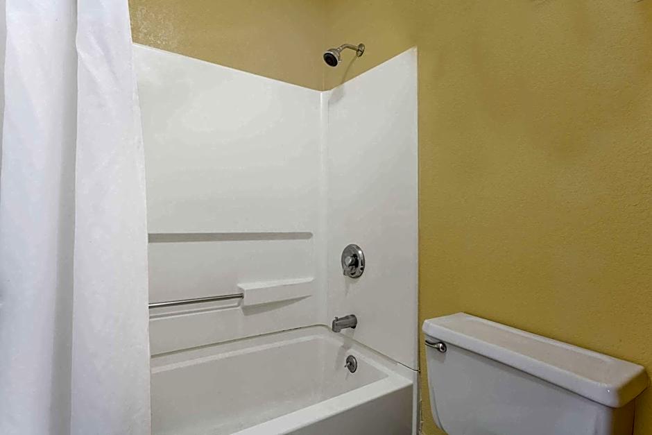 Days Inn by Wyndham Columbia