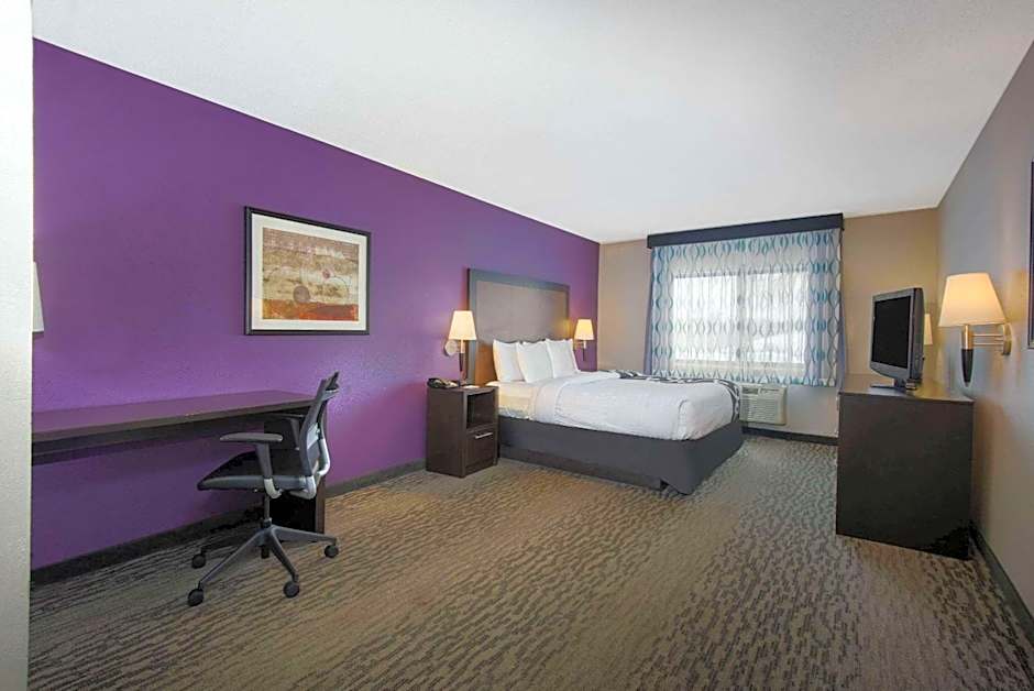 La Quinta Inn & Suites by Wyndham Erie