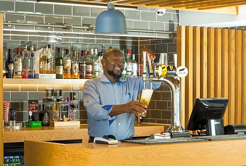 Holiday Inn Express Cardiff Bay By IHG