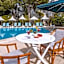 Moonshine Hotel & Suites