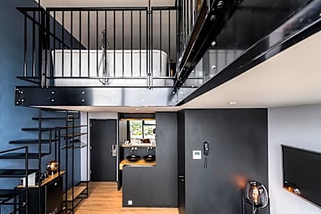 Loft 18K6 with bathtub and view over Zandvoort