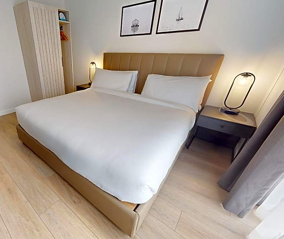 Steveston Waterfront Hotel