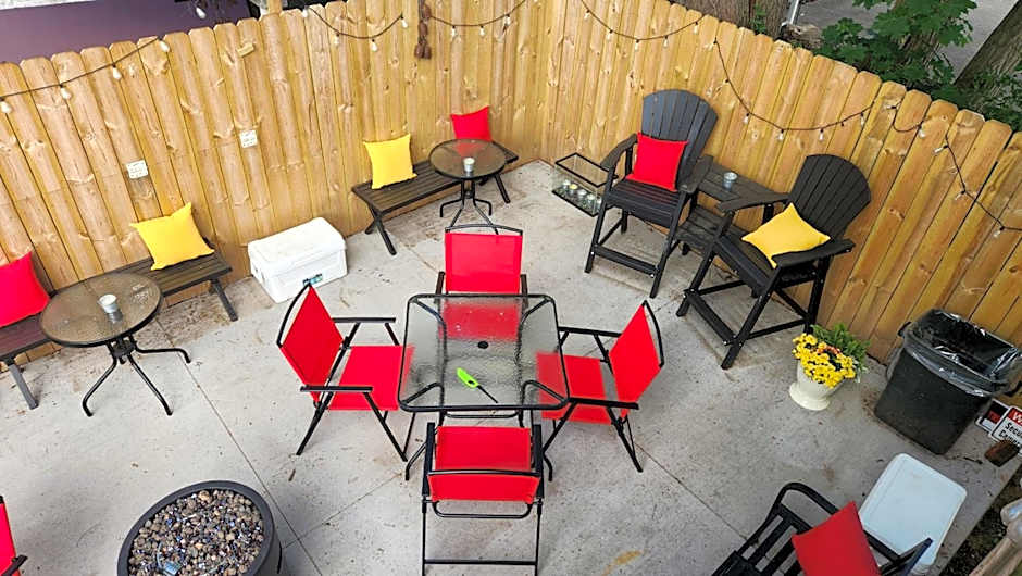 The Burlington Hotel & Bar - Alma WI