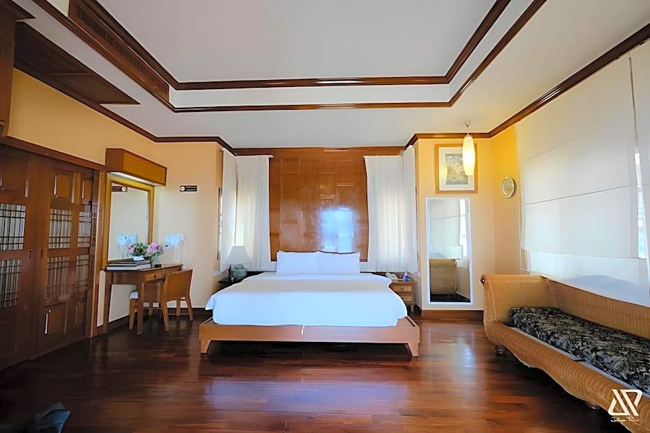 The Aiyapura Koh Chang - Complimentary Paddleboarding