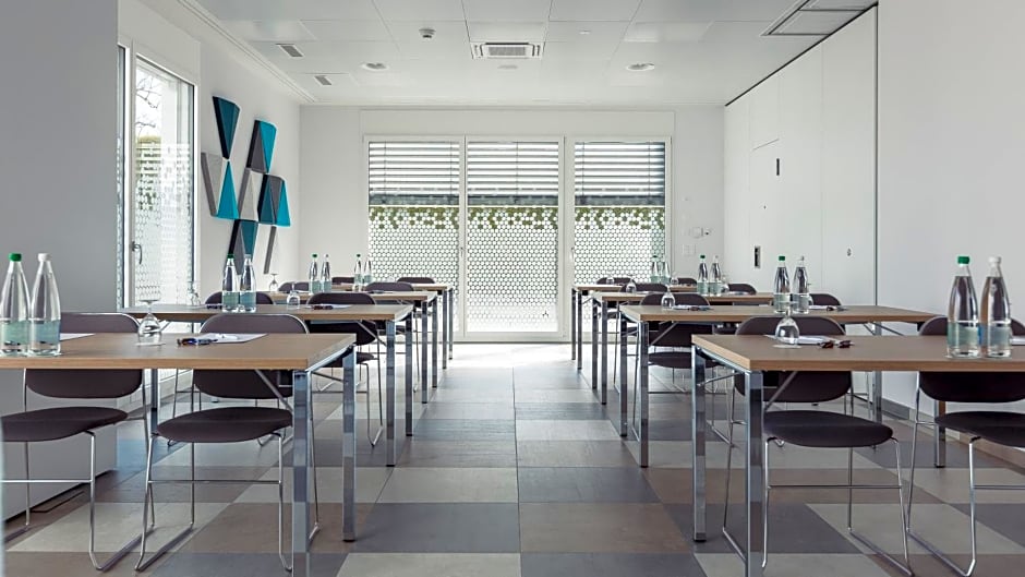 Holiday Inn Express Luzern-Neuenkirch By IHG