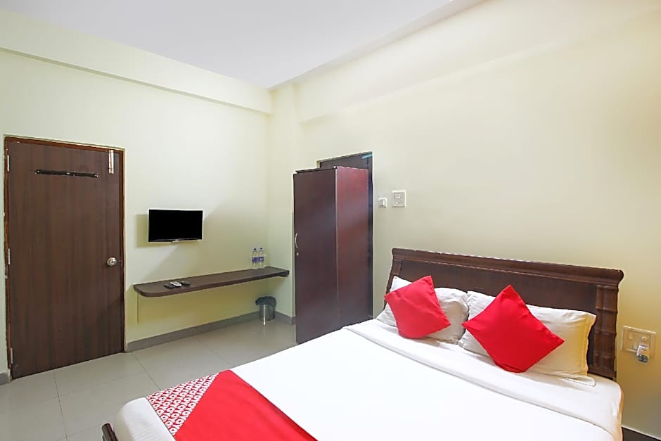 Super OYO Capital O Alpine Glow Sunrise Near Hyderabad Public School