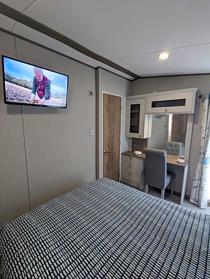 Luxury Caravan Littlesea Haven Frontline Fleet Lagoon Views