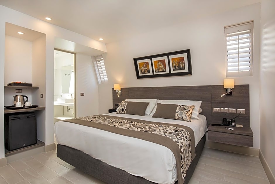 Park Plaza Bonaparte Boutique