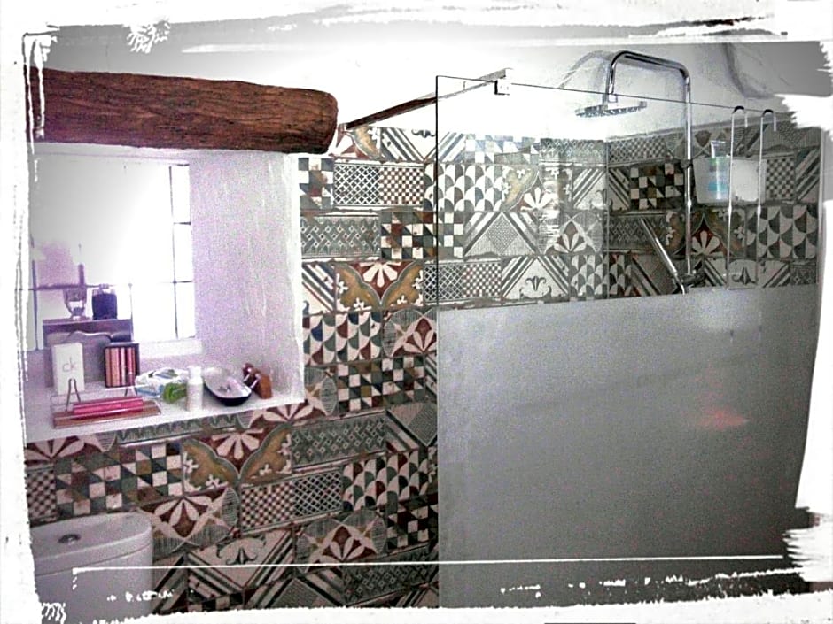 Cueva Romana, Solo Adultos, Apto para Nudistas