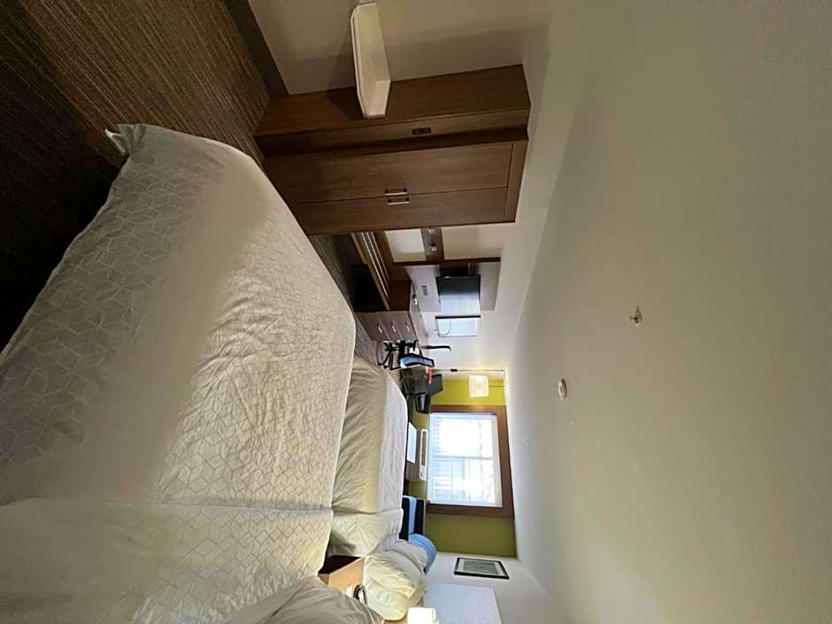 Holiday Inn Express Hotel & Suites Lake Elsinore By IHG