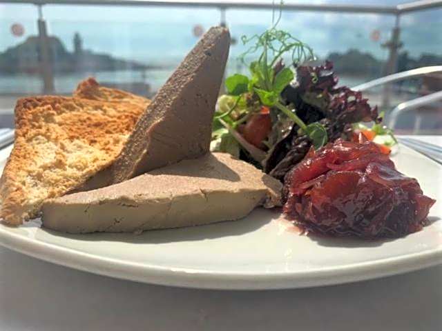 The Harbour House Sea Front Hotel