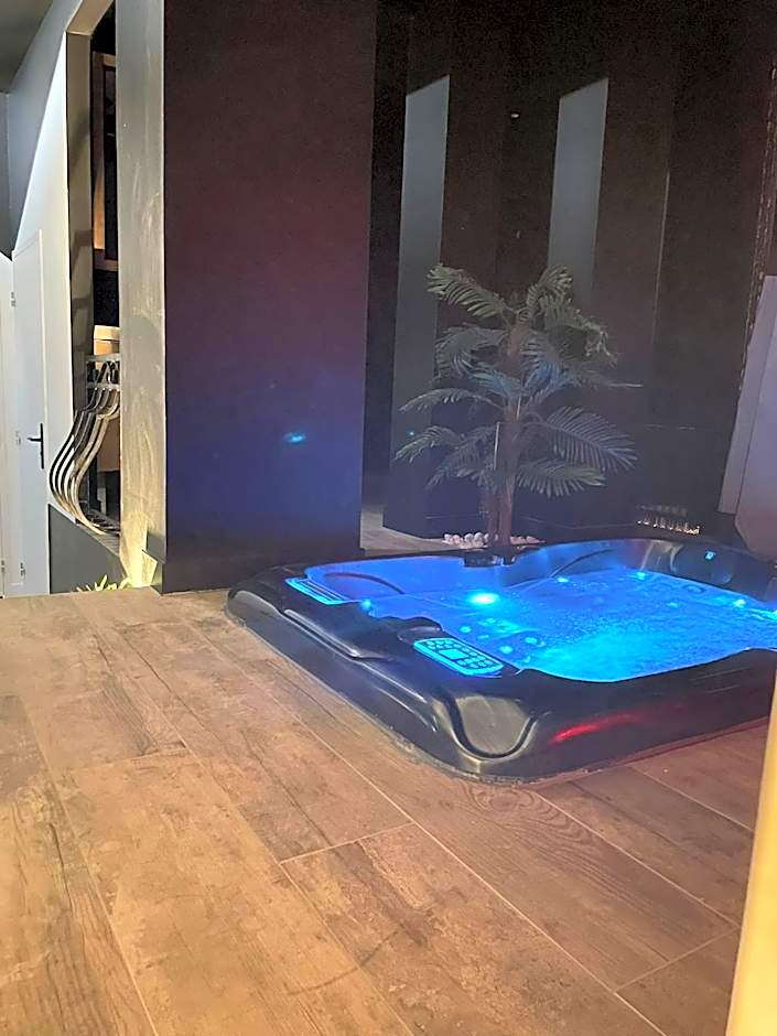La suite Grenoble spa jacuzzi et sauna privatif