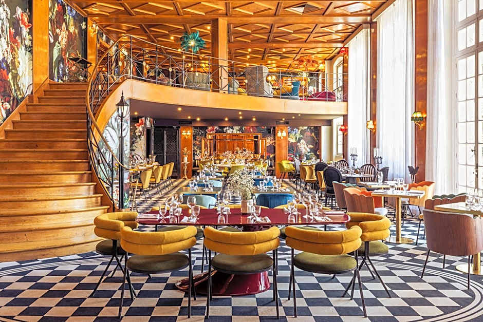 Chateau Jeanne & The Forest - Chateau de Montvillargenne