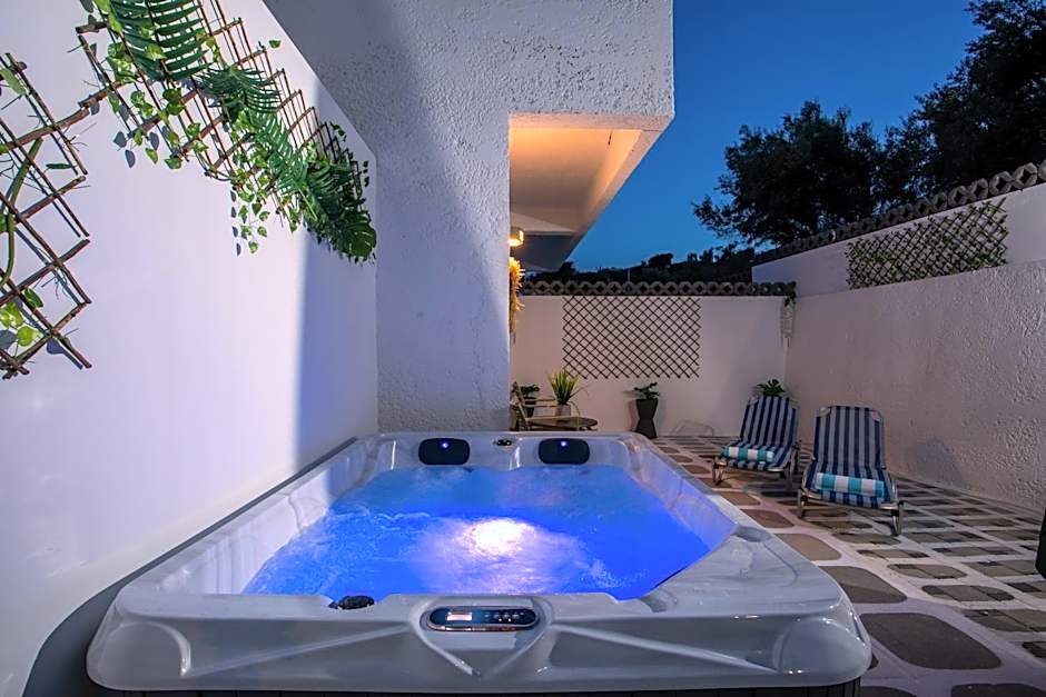 CASA MIKELE by Sarikas - SEA SIDE SUITES and STUDIOS -adults only