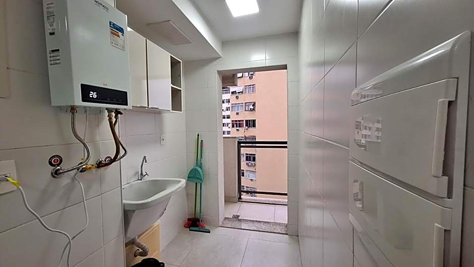 Apto moderno com varanda, piscina e academia