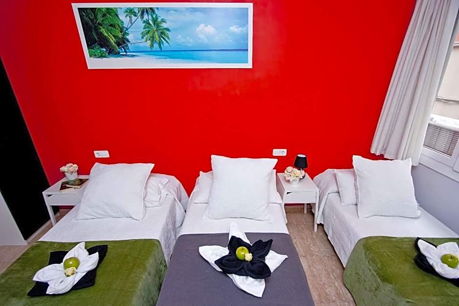 Barcelona City North Hostal