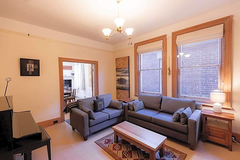 Serenity and style in Sandy Bay