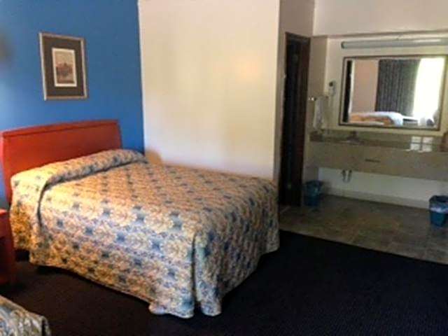 Budget Inn - Madison