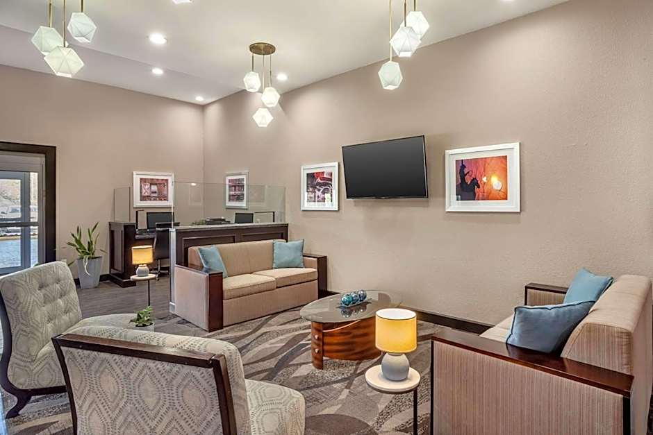 Best Western Plus Lake Jackson Inn & Suites