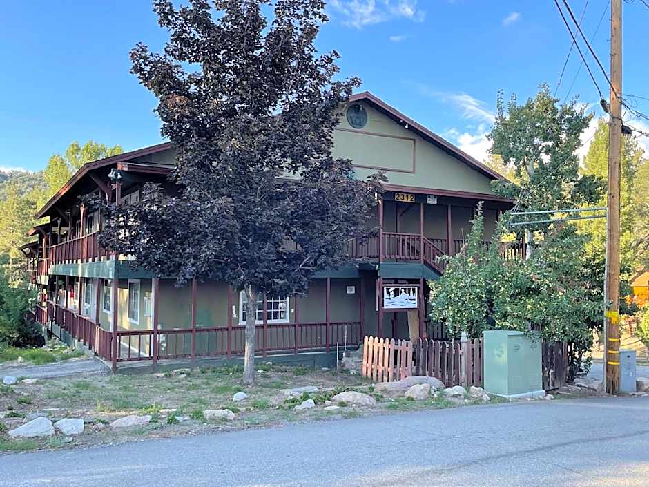 Deep Creek Motel
