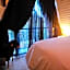 Chalét com jacuzzi sauna lareira e telao cinema