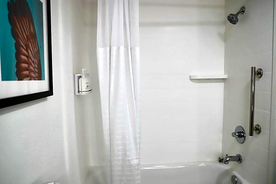 La Quinta Inn & Suites by Wyndham Auburn - University Area