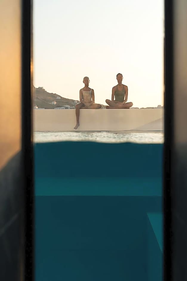 CUBIC Mykonos Seafront Design Suites