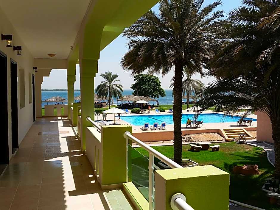 Flamingo Beach Hotel