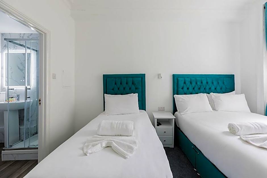 Palace Court Hotel