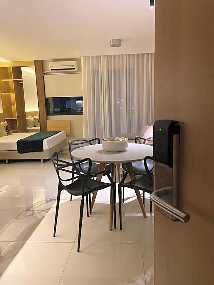 Flat PRAIA Home Experience Dante Michelini