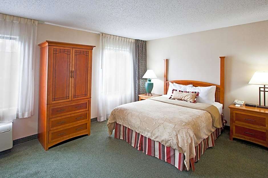 Staybridge Suites Detroit-Utica By IHG