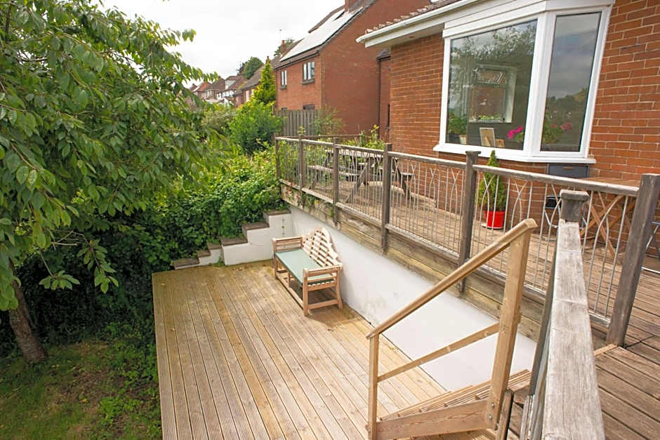 Healing Waters Sanctuary, Peaceful Retreat House, Glastonbury