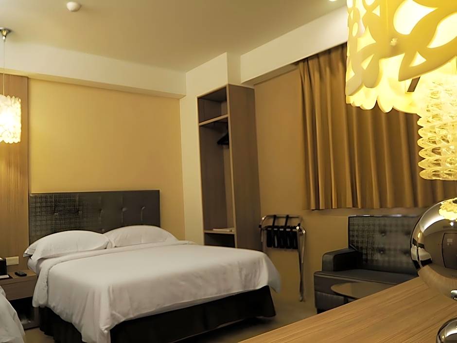 The Riverside Hotel Hengchun