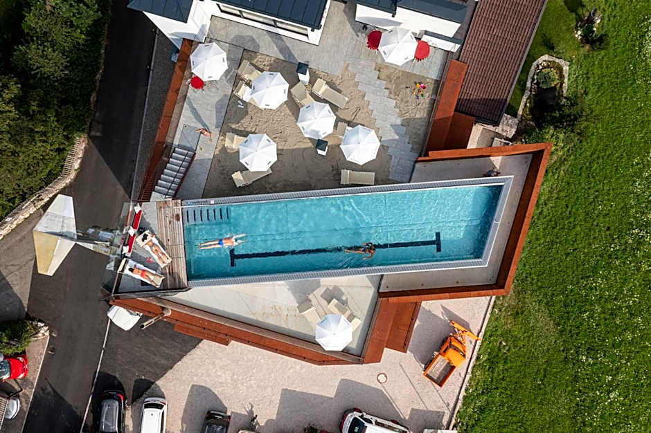 Al Plan, A mountain moving hotel