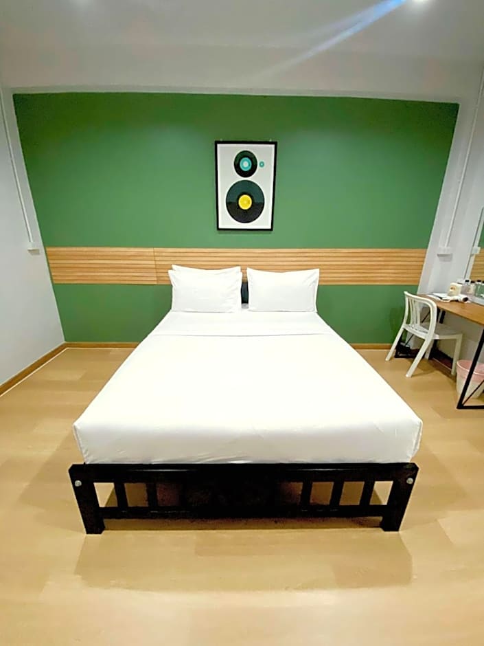 9TY hotel (ninety hotel)