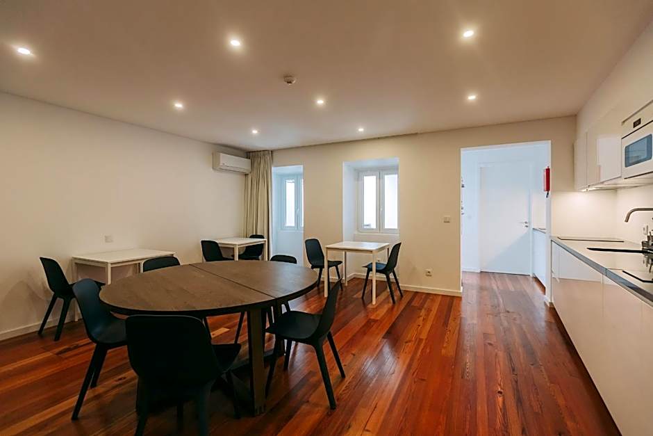 Azores Inn - Family Suites