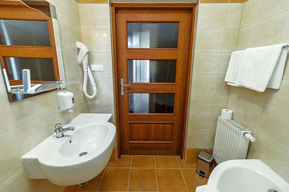 Hotel i Restauracja Borowianka