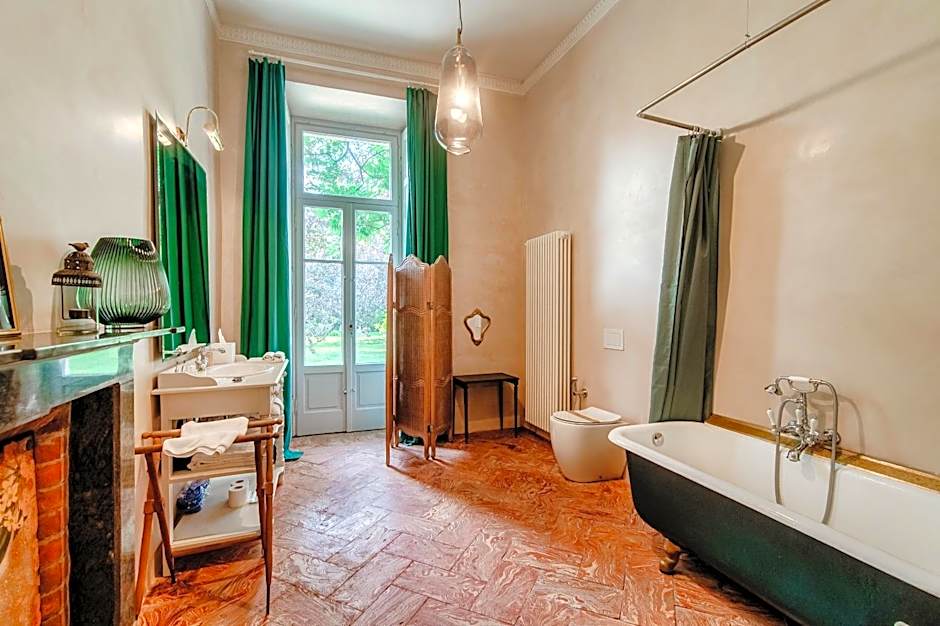 Dandelion Como Suites & Park