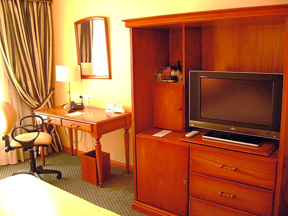 Photo 1 of 4 of Superior 1 King Bed
