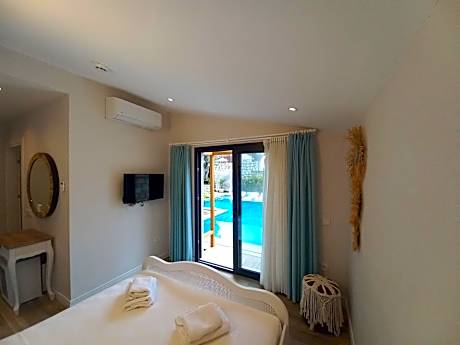 Double Room with Pool View