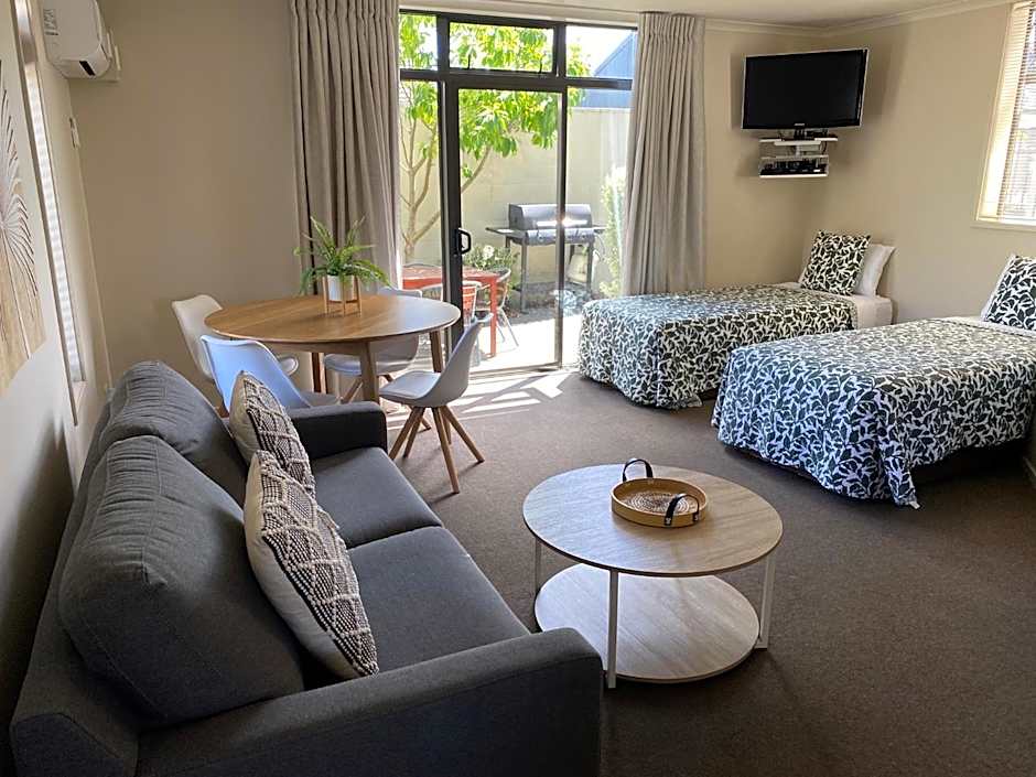 Alpine Lake Motor Lodge