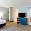 Country Inn & Suites by Radisson, Appleton Airport - Fox River Mall Area