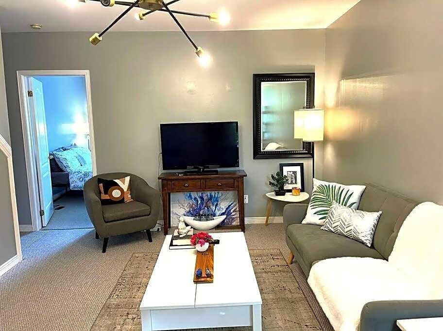 Superb Spacious Loft Old Toronto near Distillery District