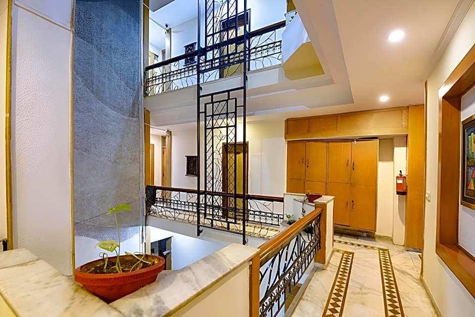 Siris 18 Hotel Gurgaon