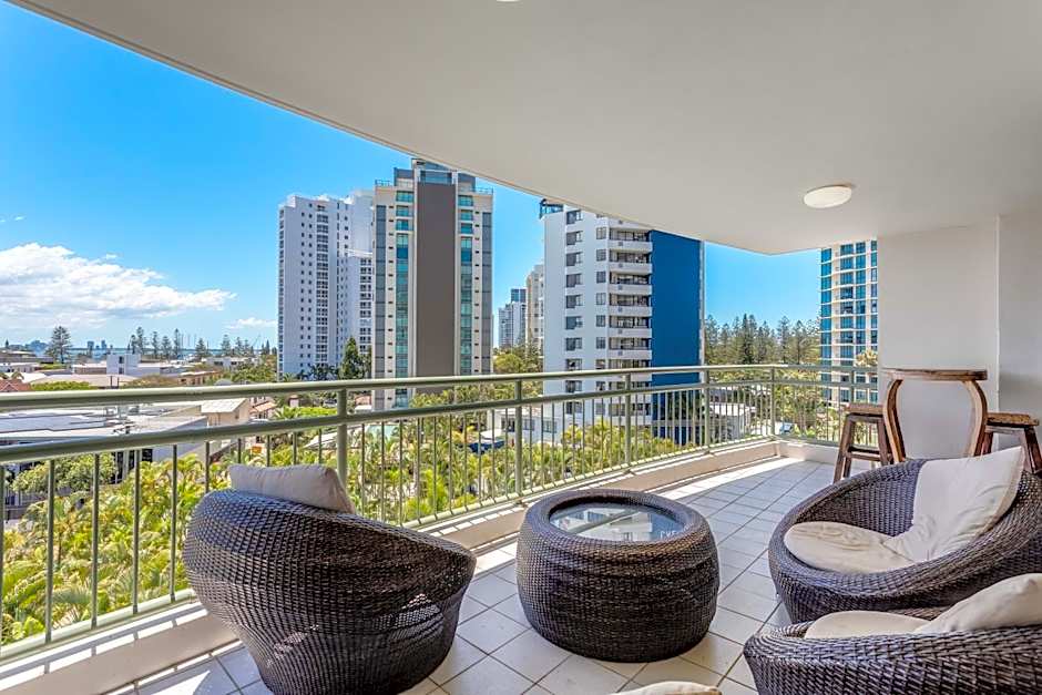 The Meriton Apartments on Main Beach