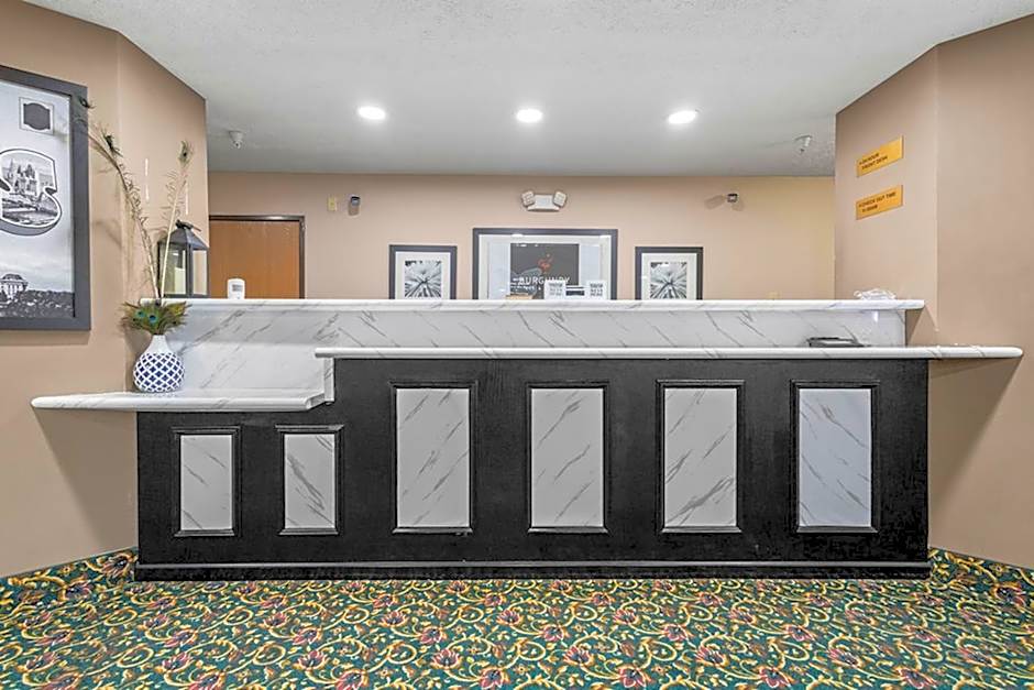 Burgundy Inn & Suites By OYO El Paso