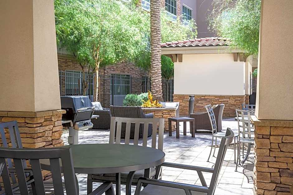Holiday Inn Express and Suites Gilbert - East Mesa By IHG