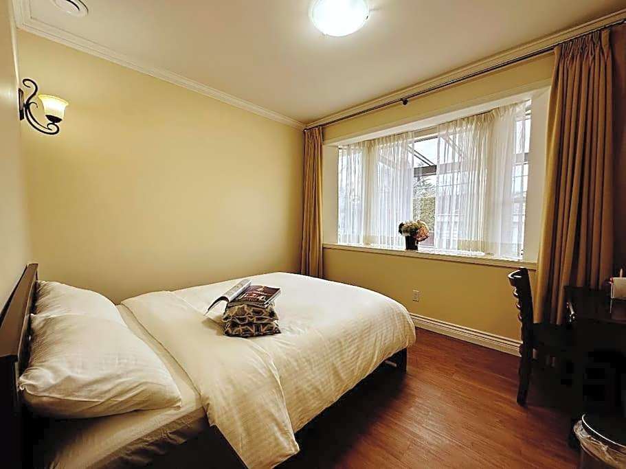 Super Cosy 8Bed & 6Bath in Vancouver heart near to airport and DownTown