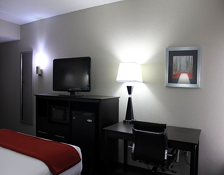 Holiday Inn Express Forsyth By IHG