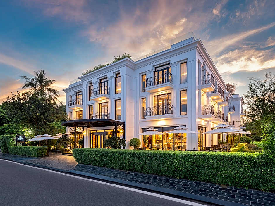 Elegant Mansion 88 – Hanoi, NY